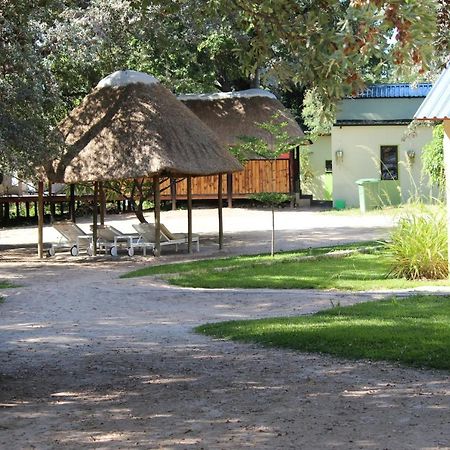 Juda Haus Lodge Katima Mulilo Exteriör bild