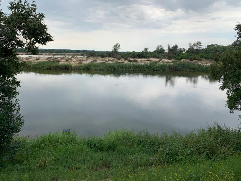 Juda Haus Lodge Katima Mulilo Exteriör bild