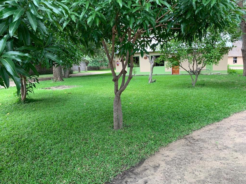 Juda Haus Lodge Katima Mulilo Exteriör bild