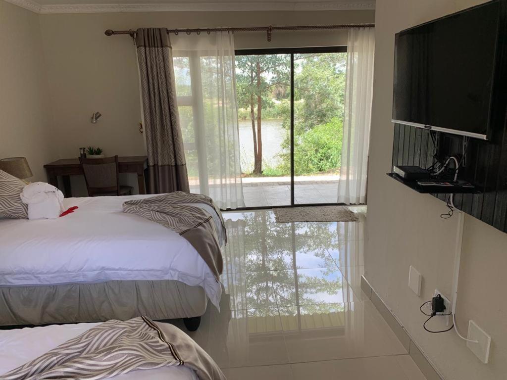 Juda Haus Lodge Katima Mulilo Exteriör bild